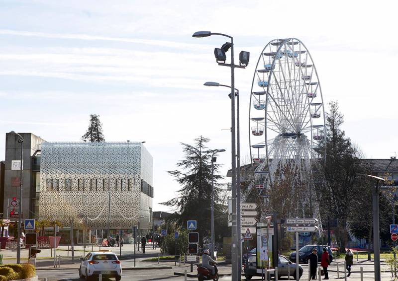 Combien coûte la réparation d'une vitre cassée d'un iPhone 6S à domicile sur le secteur de Talence? :