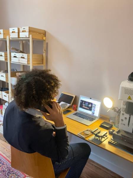 Intervention rapide sur Bordeaux pour réparer l'écran d'un iPhone cassé