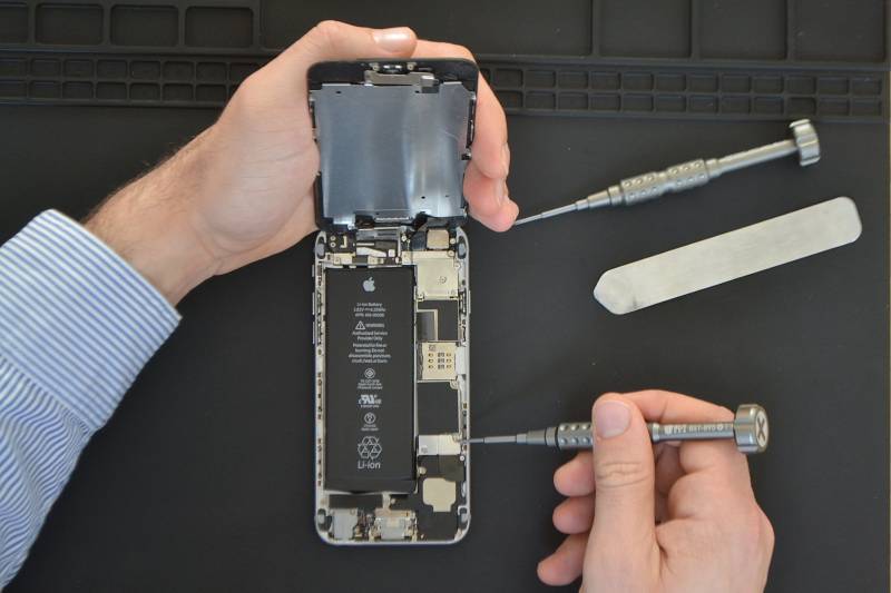 Réparation écran iPhone 7 cassé à Bordeaux: Un technicien se déplace à votre domicile ou sur votre lieu de travail 7J/7